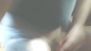 MILFs Julie Holly र Candy Teen एकअर्काको pussies चाट्छन्